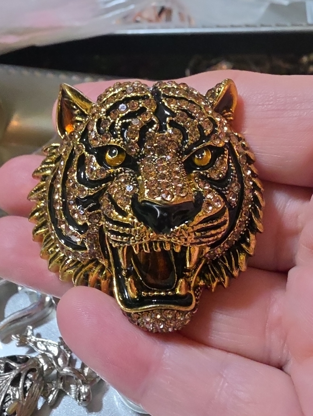 A32- Gorgeous Roaring Tiger Brooch